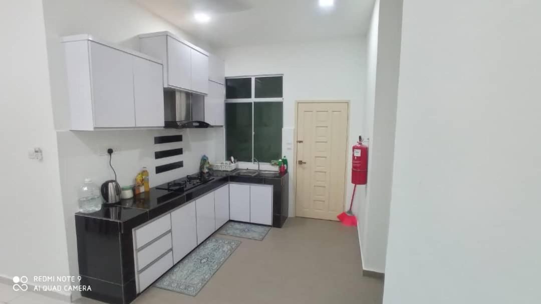 Maryam Homestay Jertih Extérieur photo
