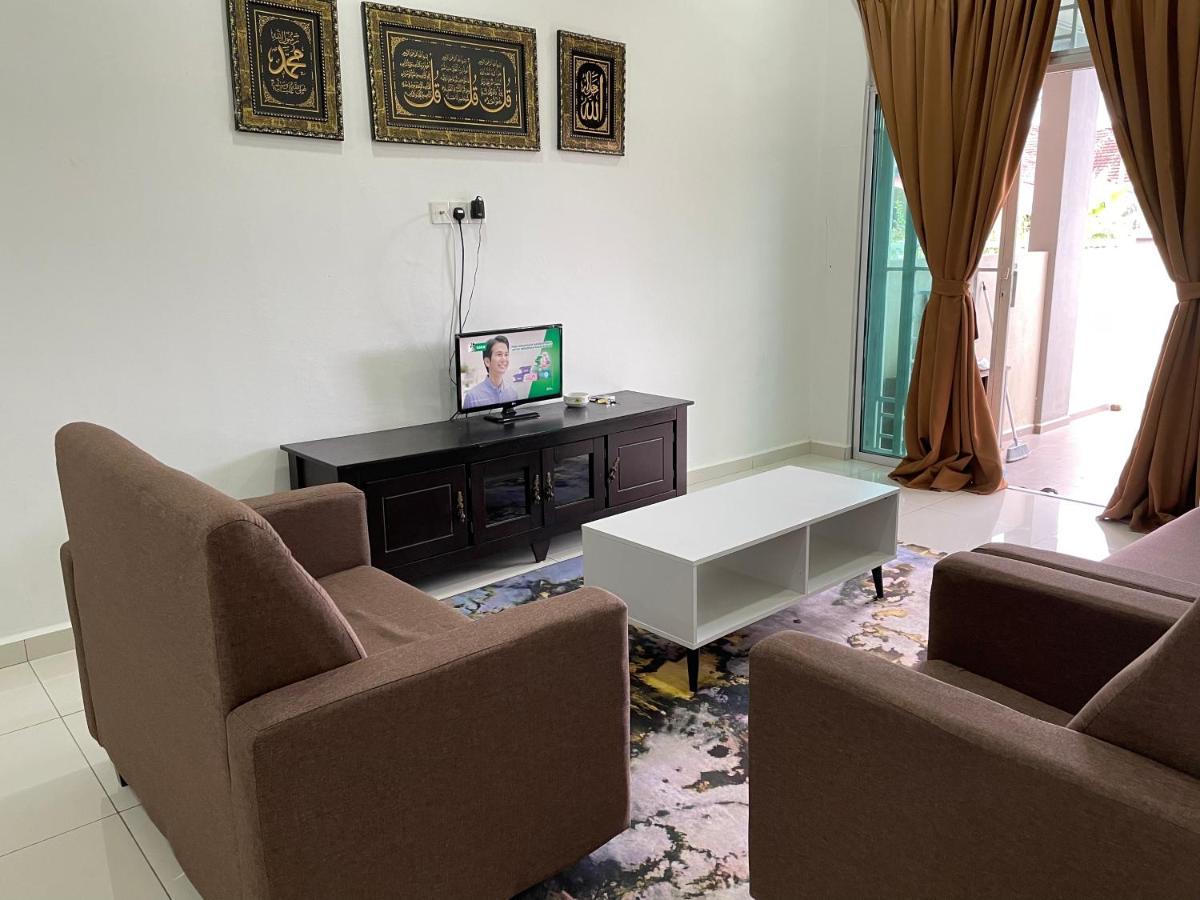Maryam Homestay Jertih Extérieur photo
